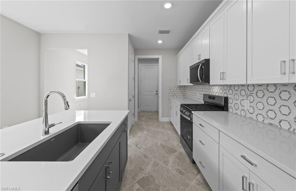 17317 Willow Tree Ln Property Photo 11