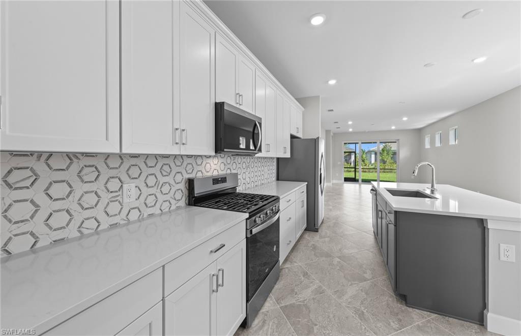 17317 Willow Tree Ln Property Photo 12