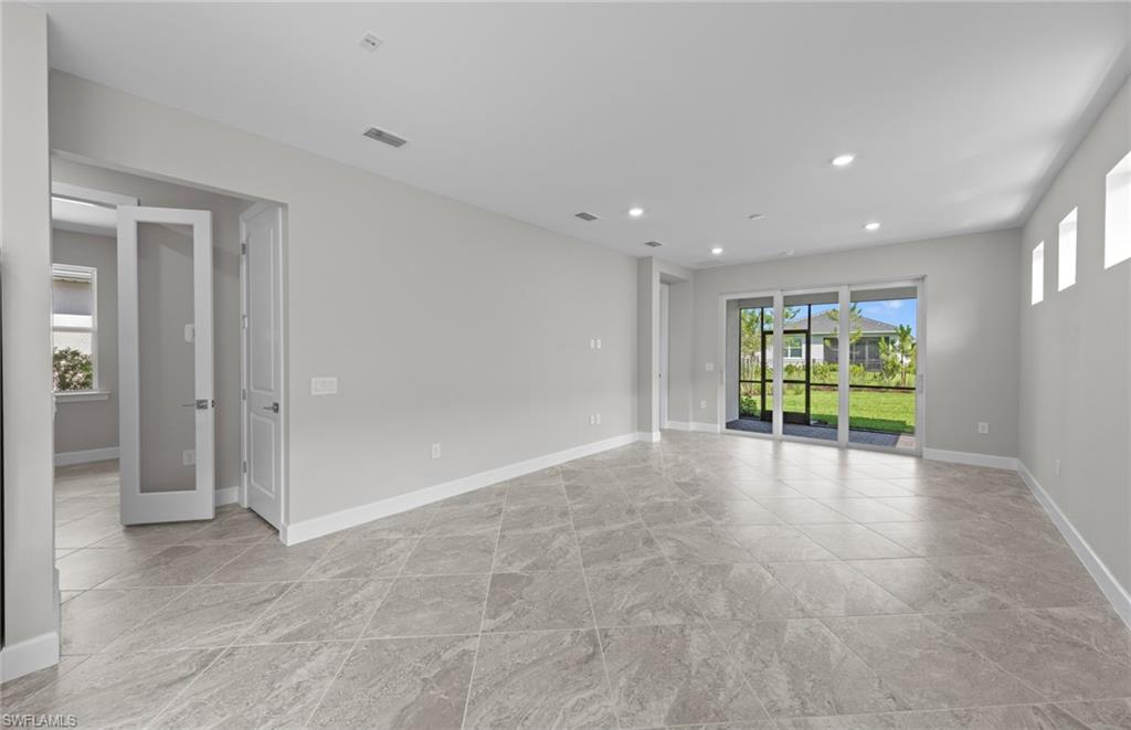 17317 Willow Tree Ln Property Photo 16