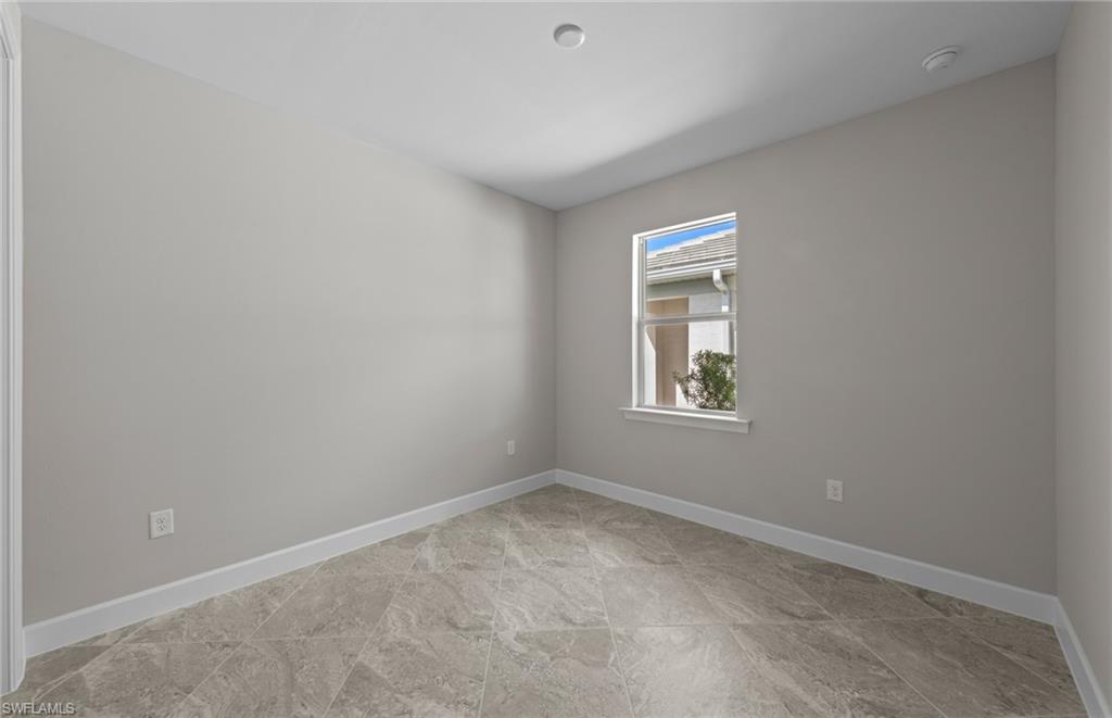 17317 Willow Tree Ln Property Photo 24
