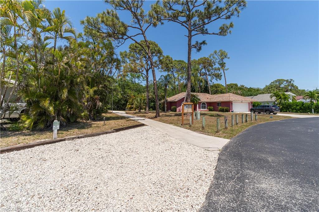 11273 Coimbra Ln Property Photo 34