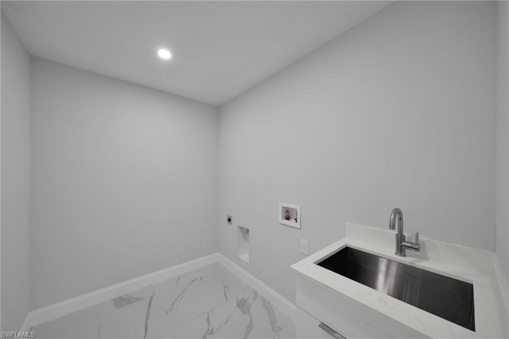 1102 Santa Barbara Blvd N Property Photo 6