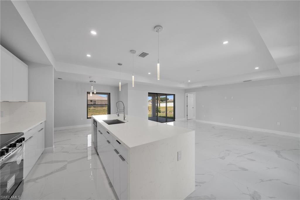 1102 Santa Barbara Blvd N Property Photo 11