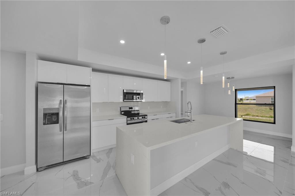 1102 Santa Barbara Blvd N Property Photo 19