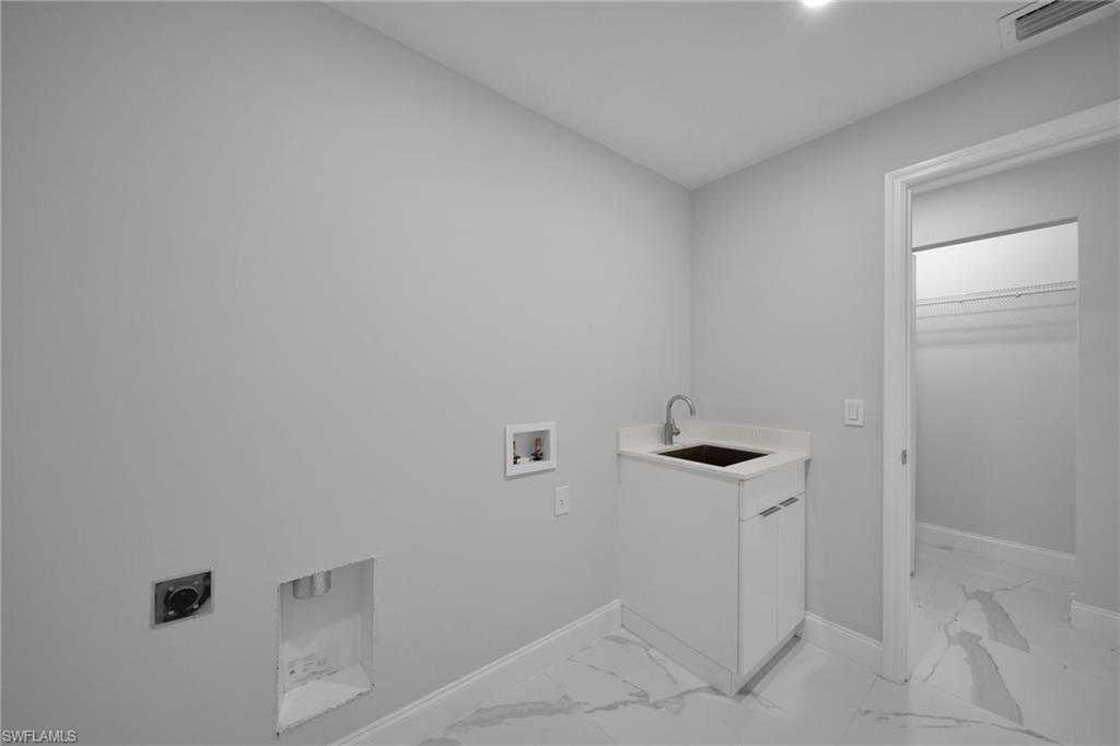 1102 Santa Barbara Blvd N Property Photo 23