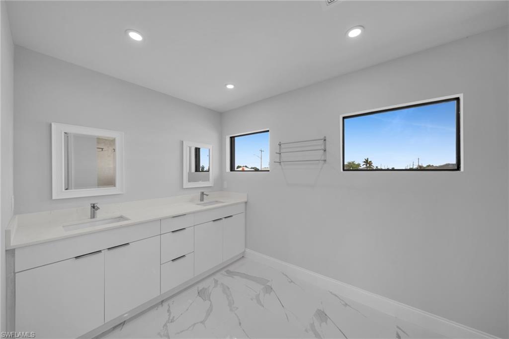 1102 Santa Barbara Blvd N Property Photo 30