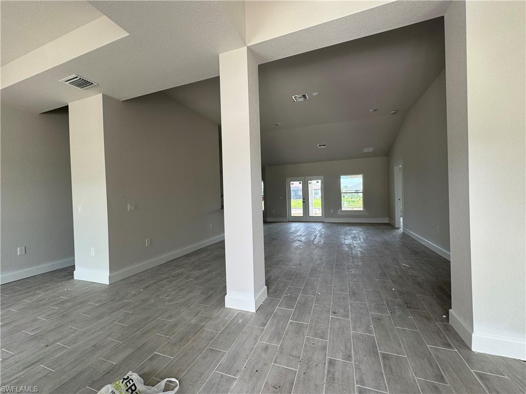 302 Se 15th Ter Property Photo 4