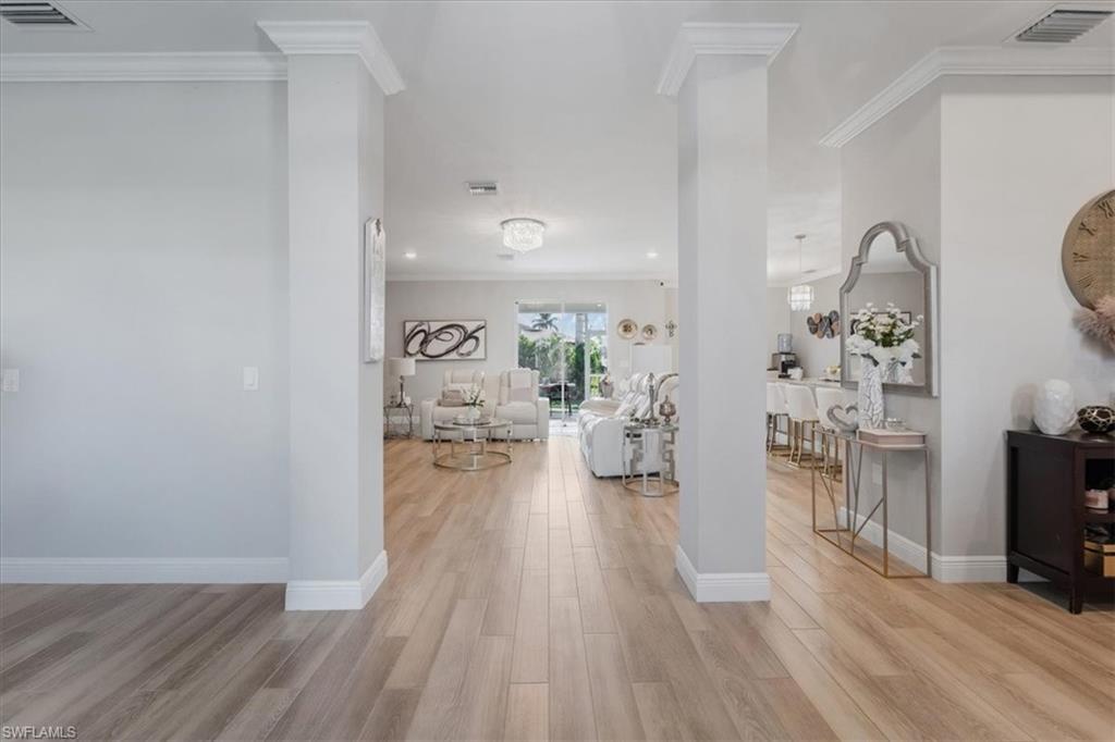 1025 Nw 7th Pl Property Photo 6