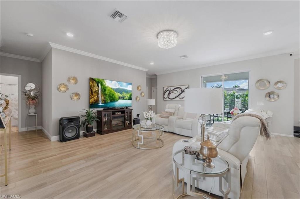 1025 Nw 7th Pl Property Photo 11