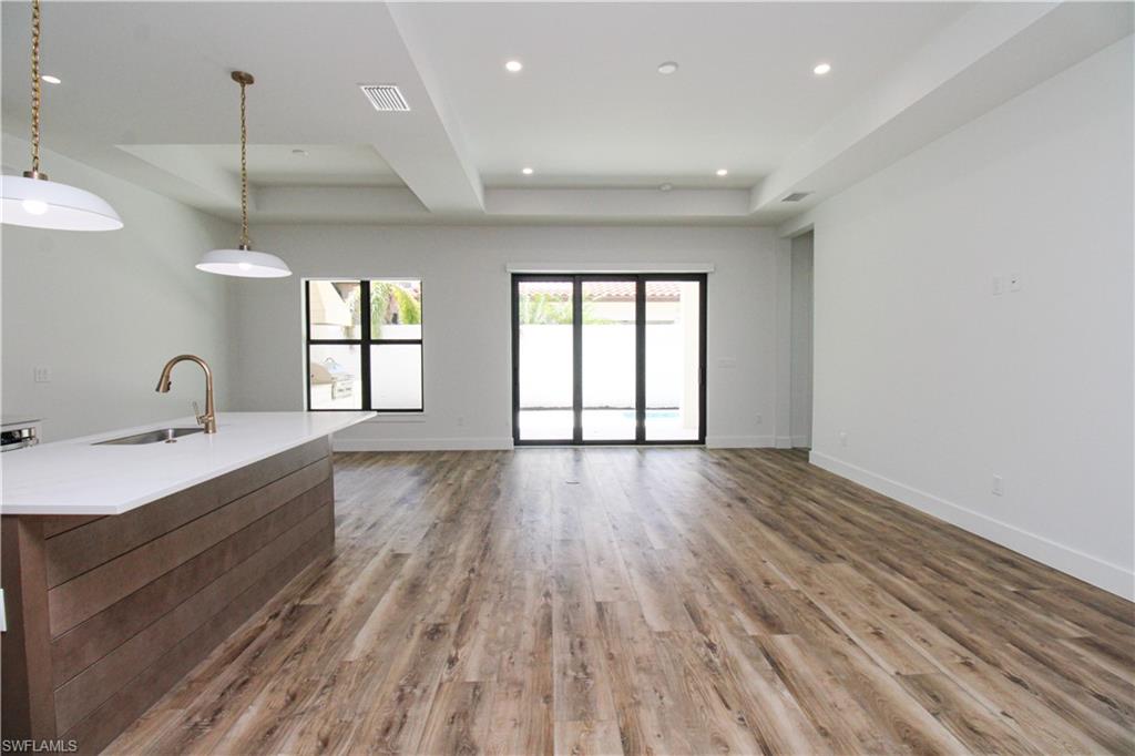 7972 Cordoba Pl Property Photo 5
