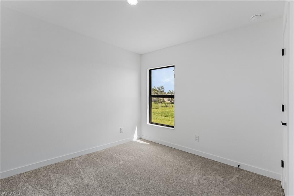 225037569 Property Photo 14