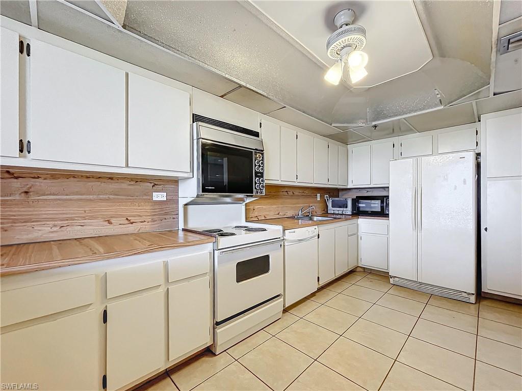 20225 34th Ct Property Photo 20