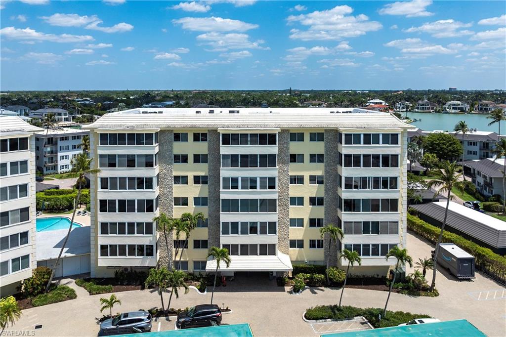 3410 Gulf Shore Blvd N # 605 Property Photo 18