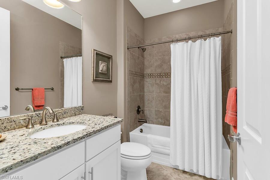 6230 Victory Dr Property Photo 17