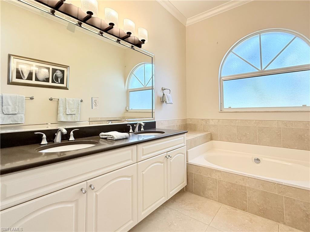 8787 Naples Heritage Dr # D16 Property Photo 10