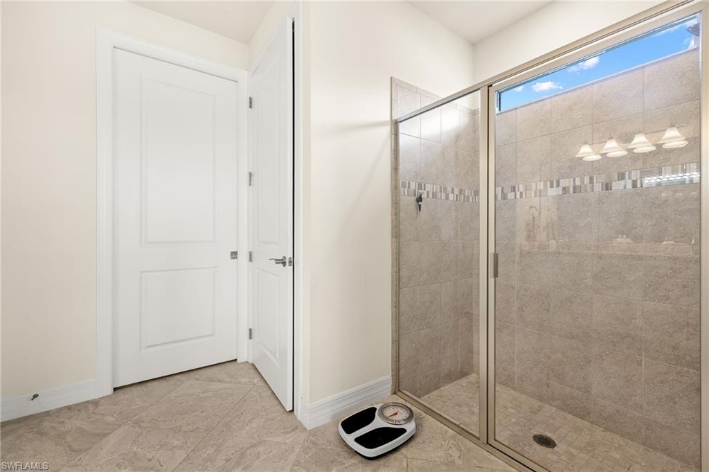 12022 Westmoreland Way Property Photo 16