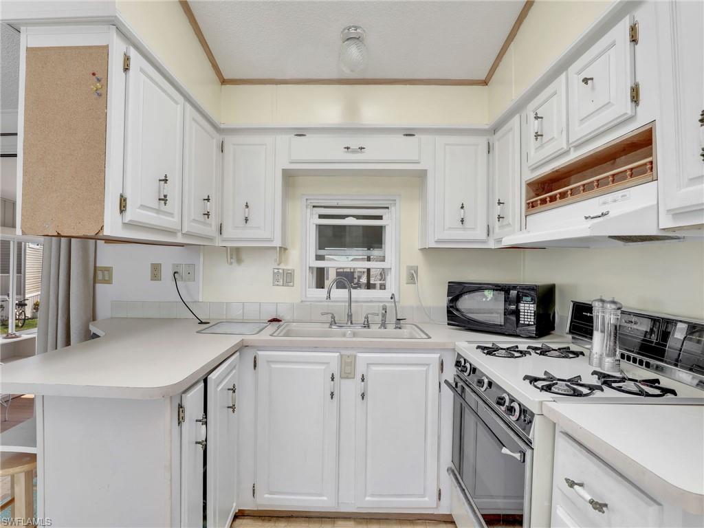 4530 Mayflower Way E Property Photo 11