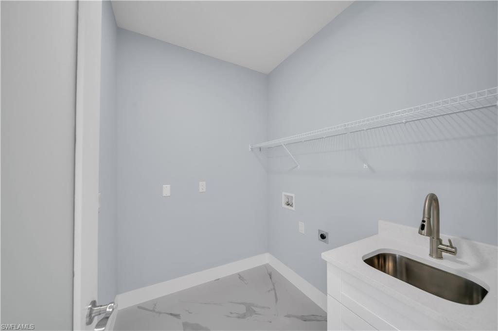 1095 Graystone Ave Property Photo 8