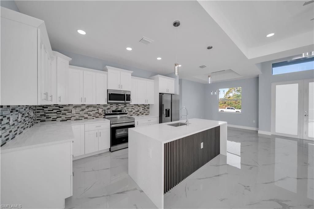 1095 Graystone Ave Property Photo 12