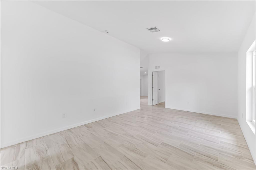 674 Pine St Property Photo 3