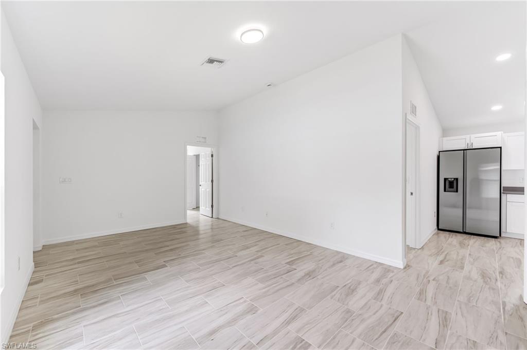 674 Pine St Property Photo 5