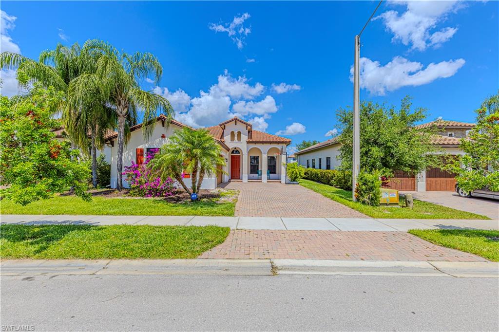 5189 Salerno St Property Photo 4