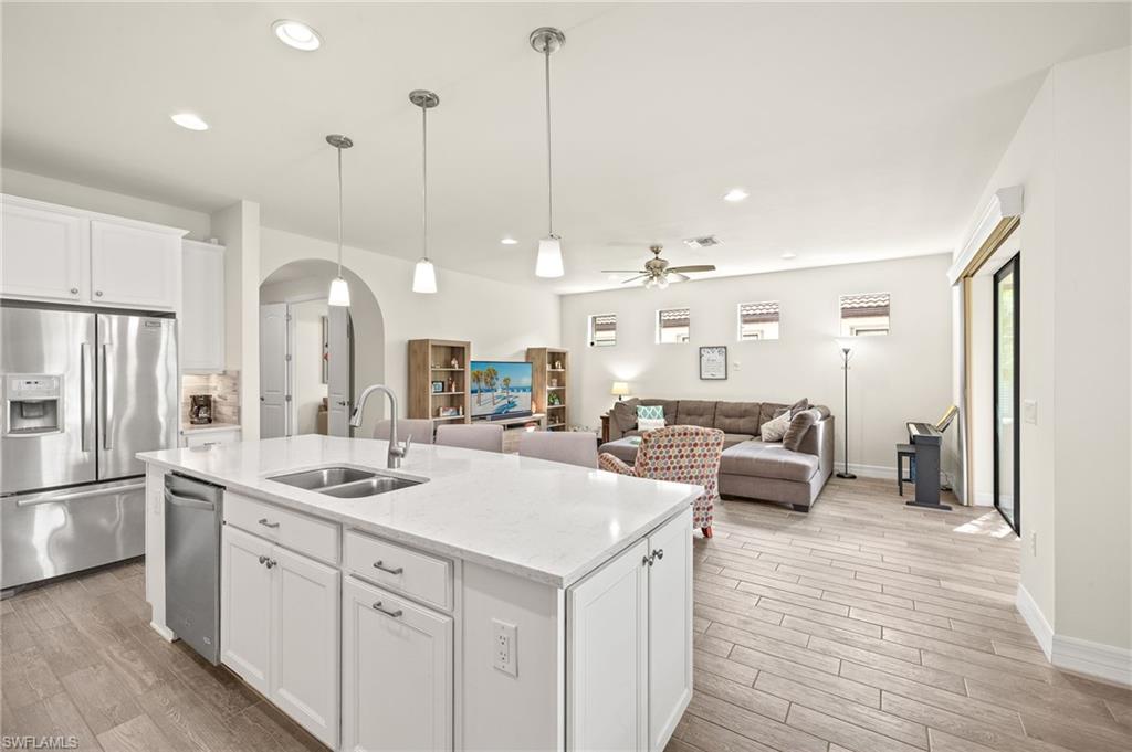 11811 Darcy Pl Property Photo 3