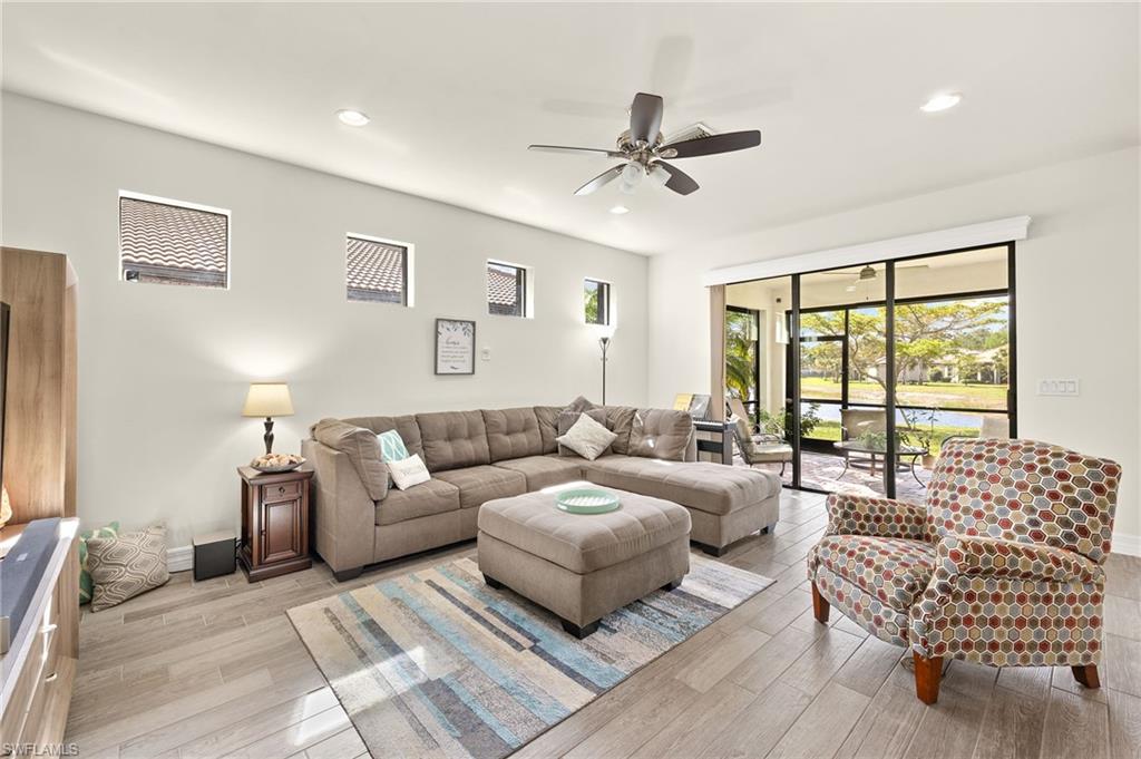 11811 Darcy Pl Property Photo 4
