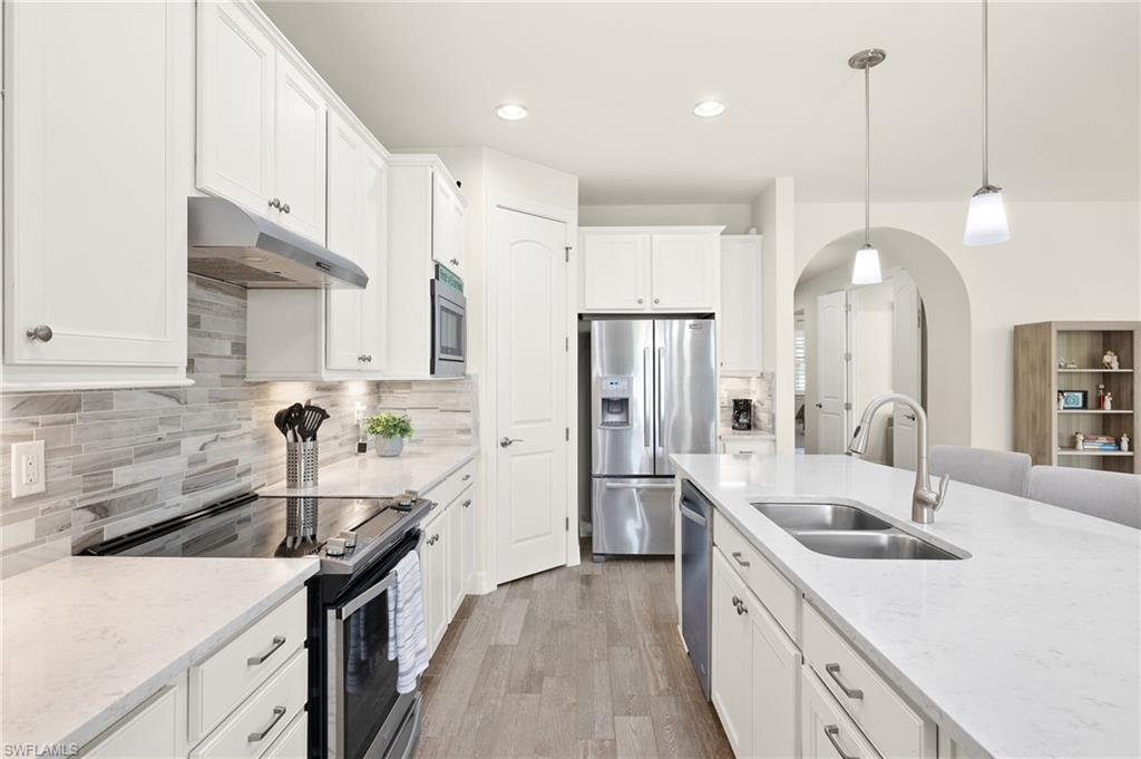 11811 Darcy Pl Property Photo 6