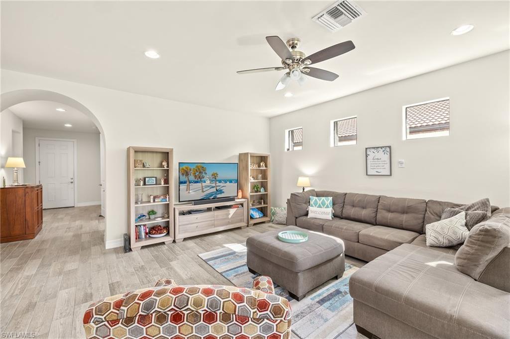 11811 Darcy Pl Property Photo 8