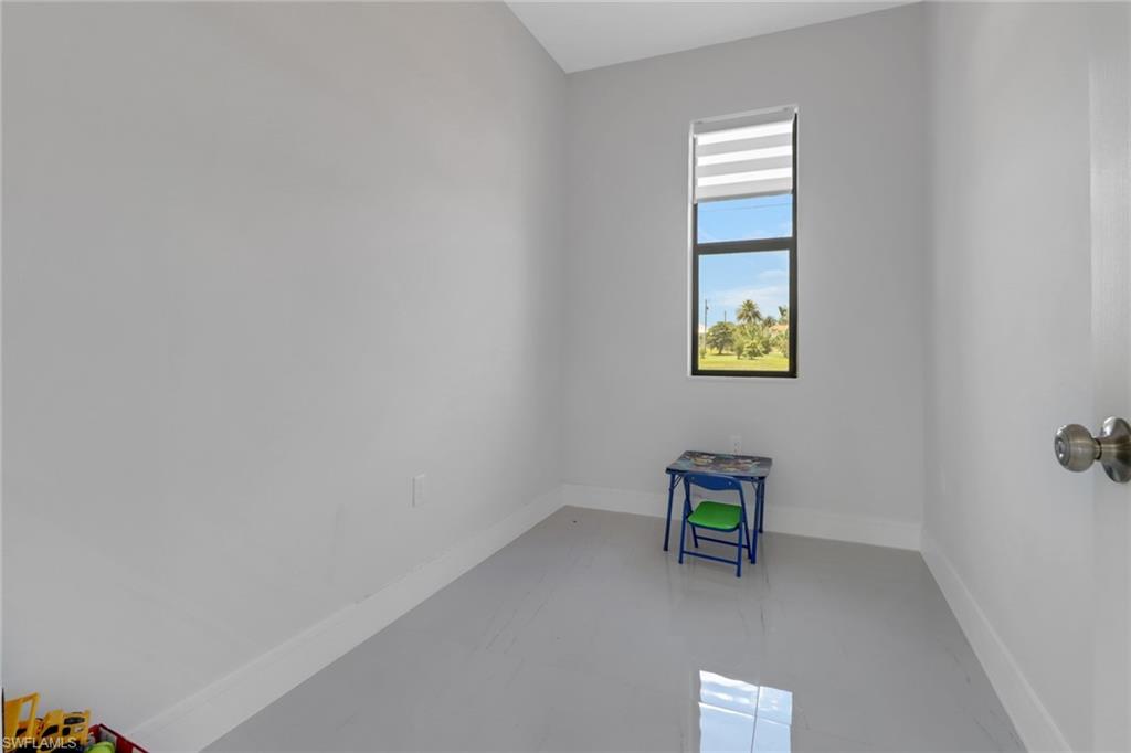 435 Pickford Ave Property Photo 16