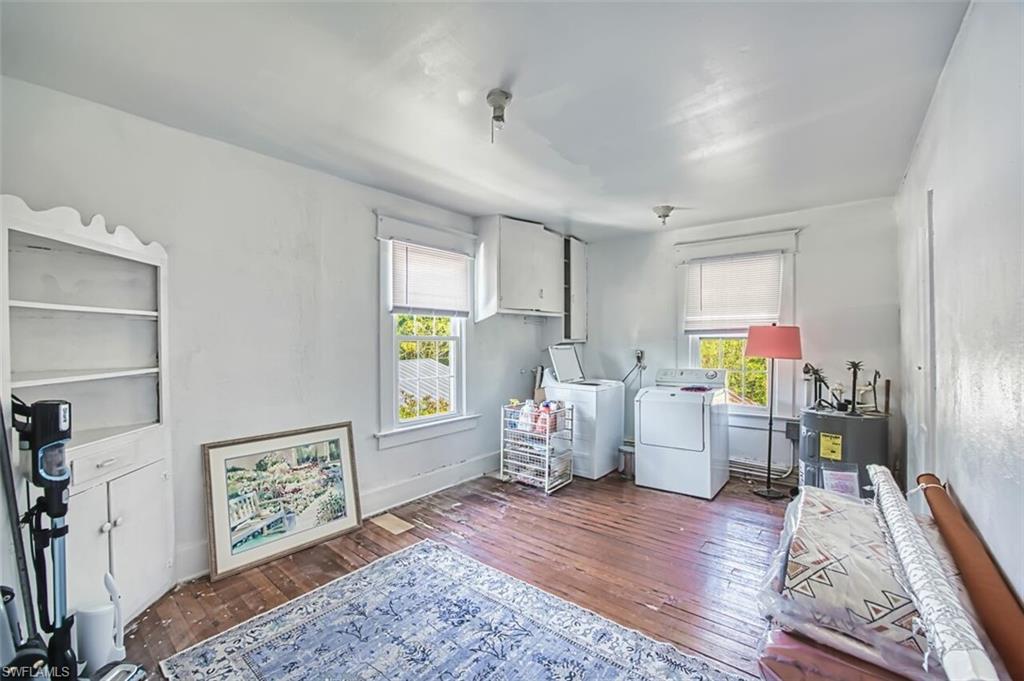 1623 Woodford Ave Property Photo 28