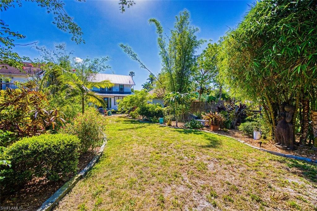 1623 Woodford Ave Property Photo 35