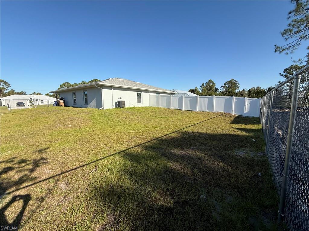 917 Graystone Ave Property Photo 12