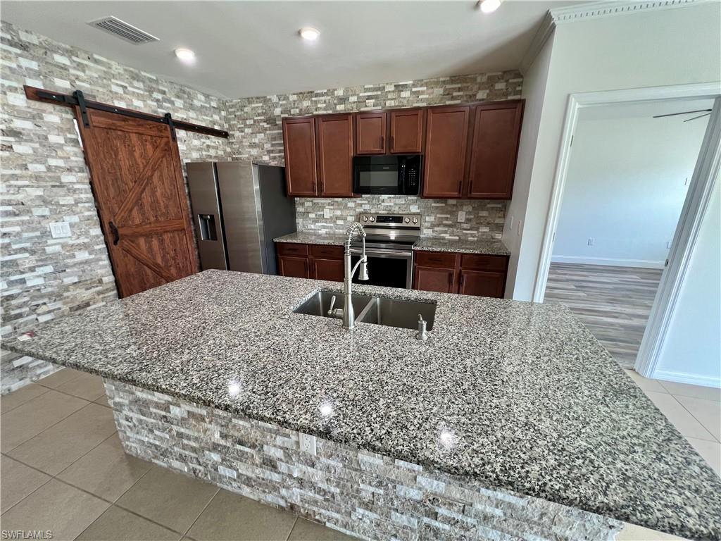 10293 Silver Pond Ln Property Photo 13