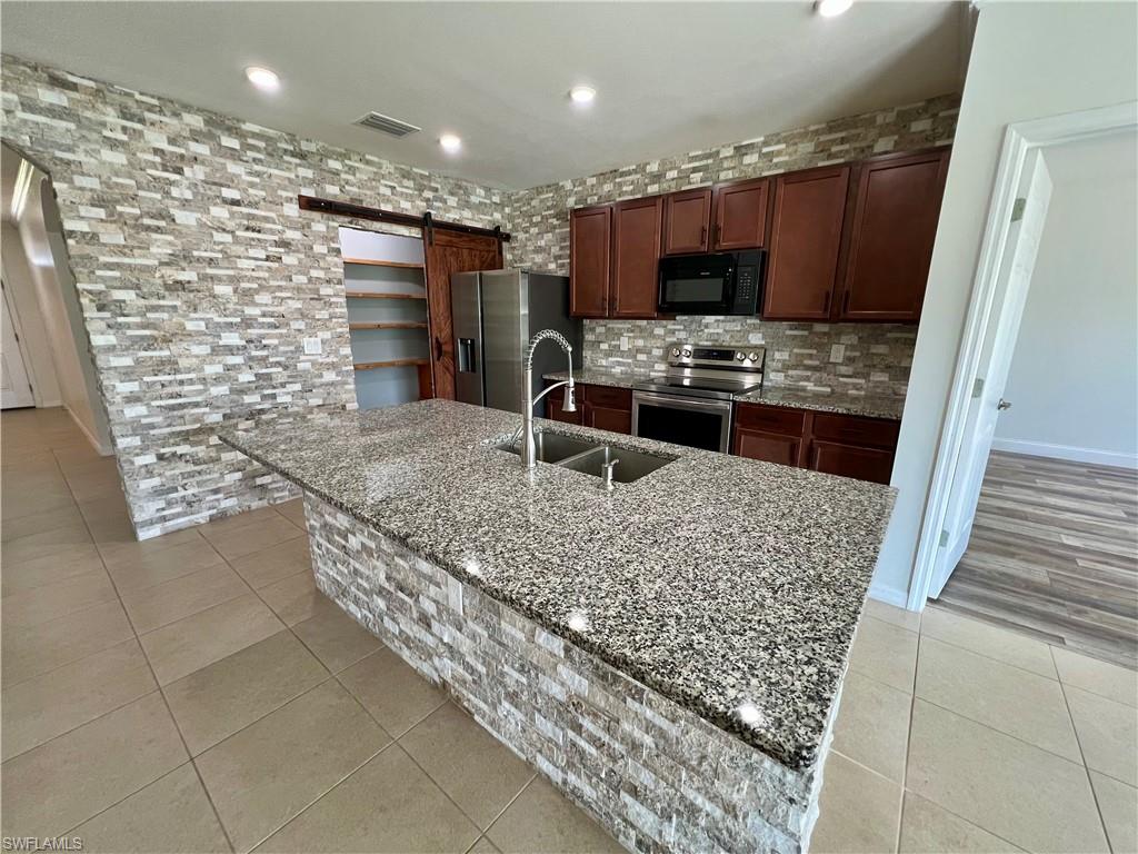 10293 Silver Pond Ln Property Photo 14