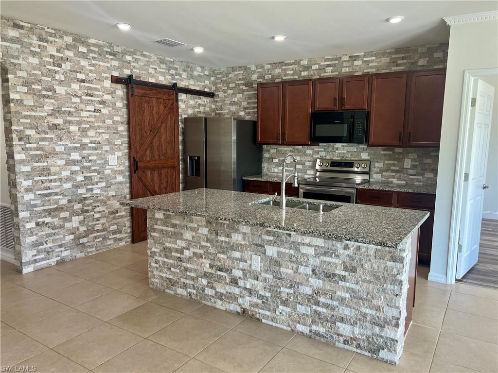10293 Silver Pond Ln Property Photo 17
