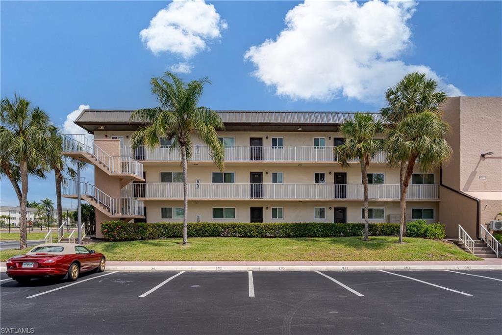 1014 Manatee Rd # F102 Property Photo 2