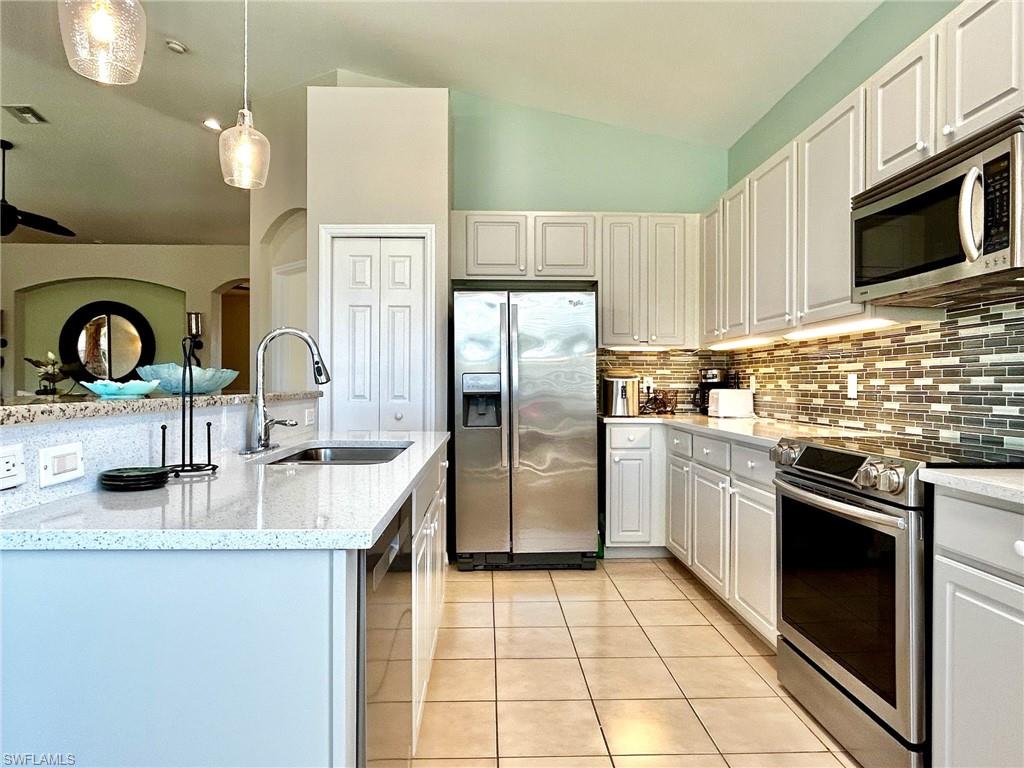9120 Spanish Moss Way # 521 Property Photo