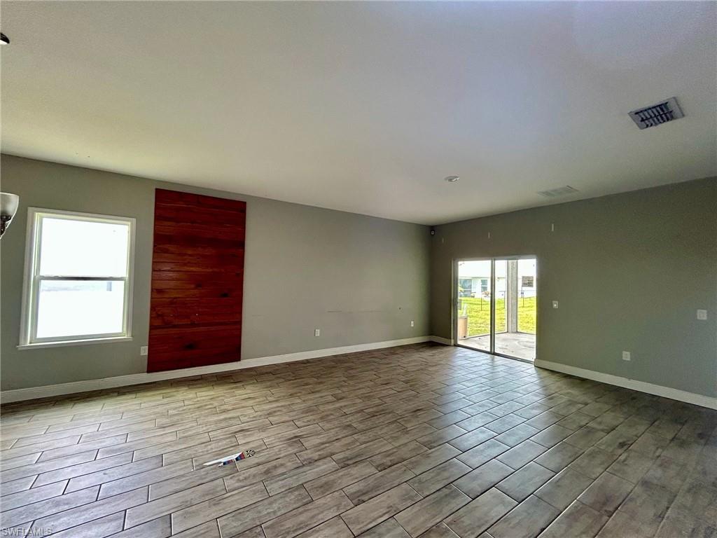 1913 Nw Embers Ter Property Photo 7