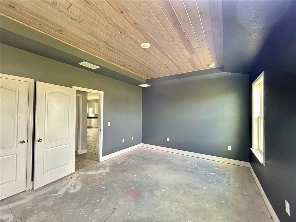 1913 Nw Embers Ter Property Photo 9