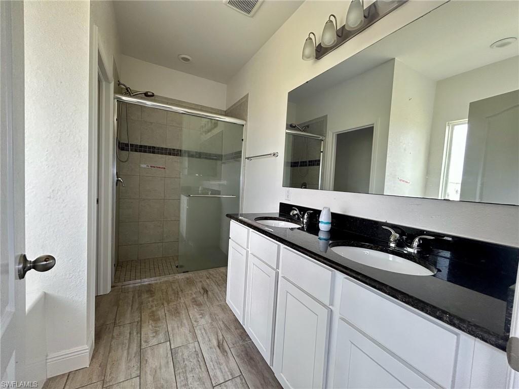 1913 Nw Embers Ter Property Photo 10
