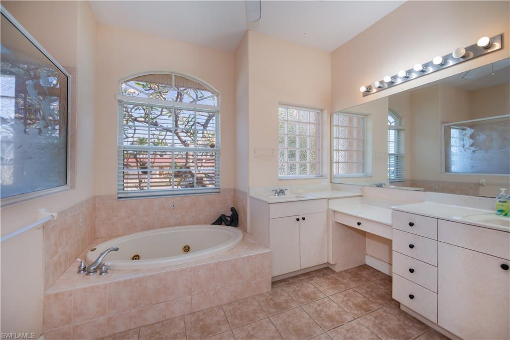 1216 Sw 54th Ln Property Photo 17