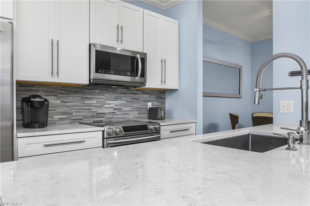 9719 Acqua Ct # 241 Property Photo 3