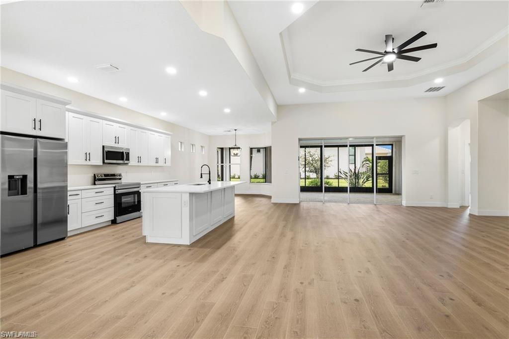 11001 Sea Tropic Ln Property Photo 18