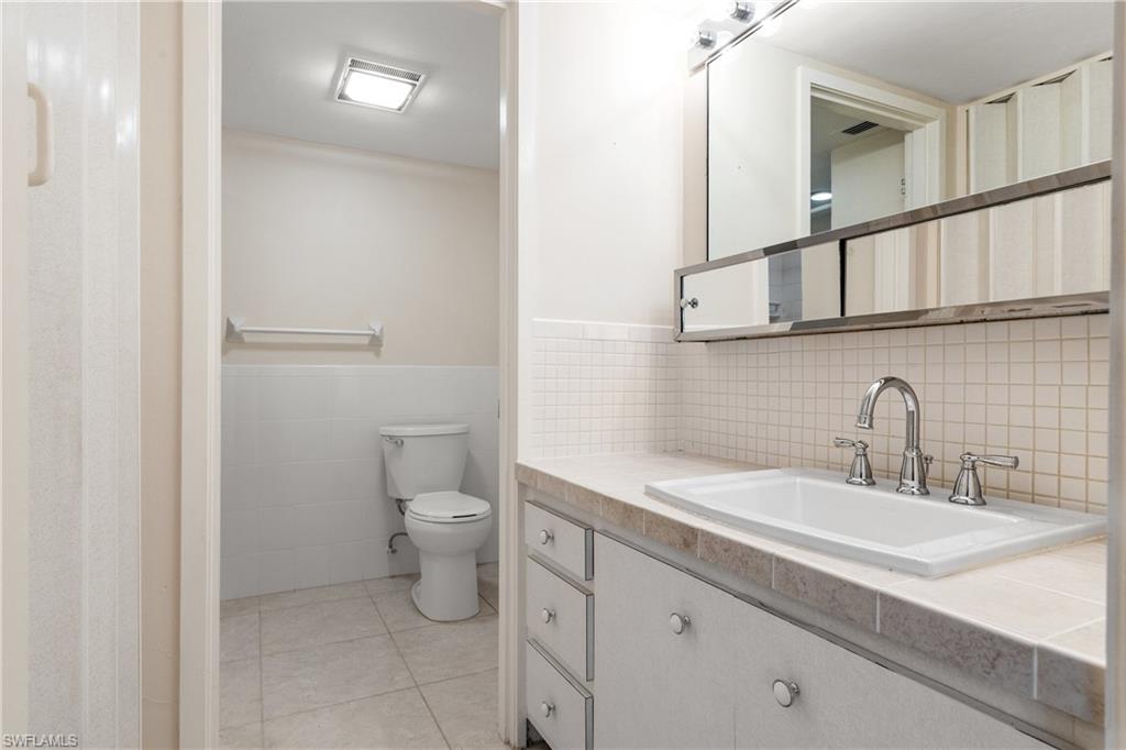 2244 Winkler Ave # 110 Property Photo 9