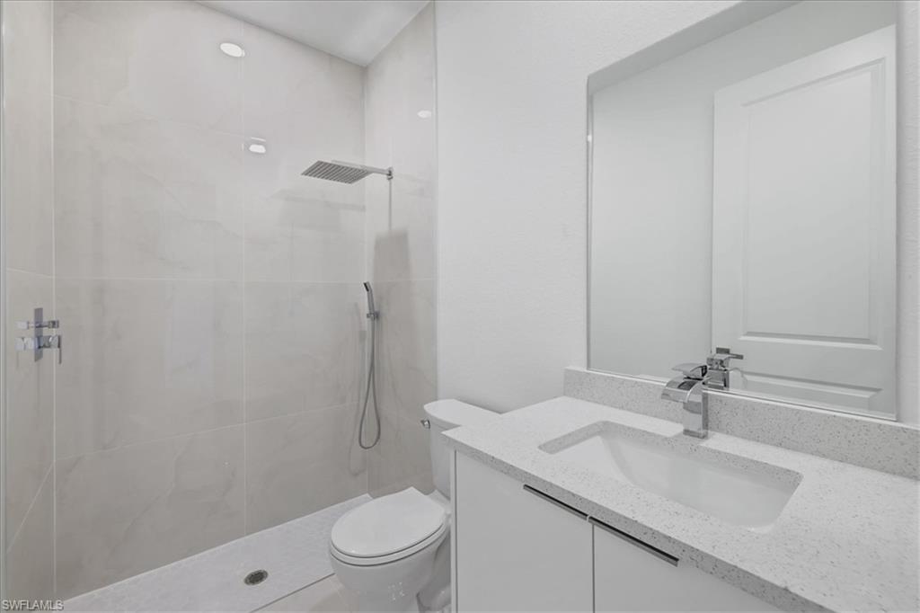 820 Ashland St E Property Photo 26
