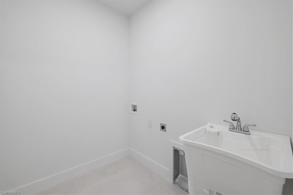 820 Ashland St E Property Photo 30