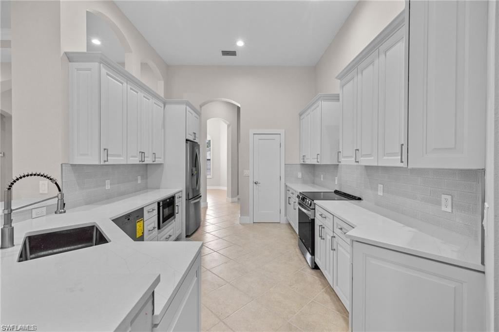 16192 Coco Hammock Way Property Photo 5