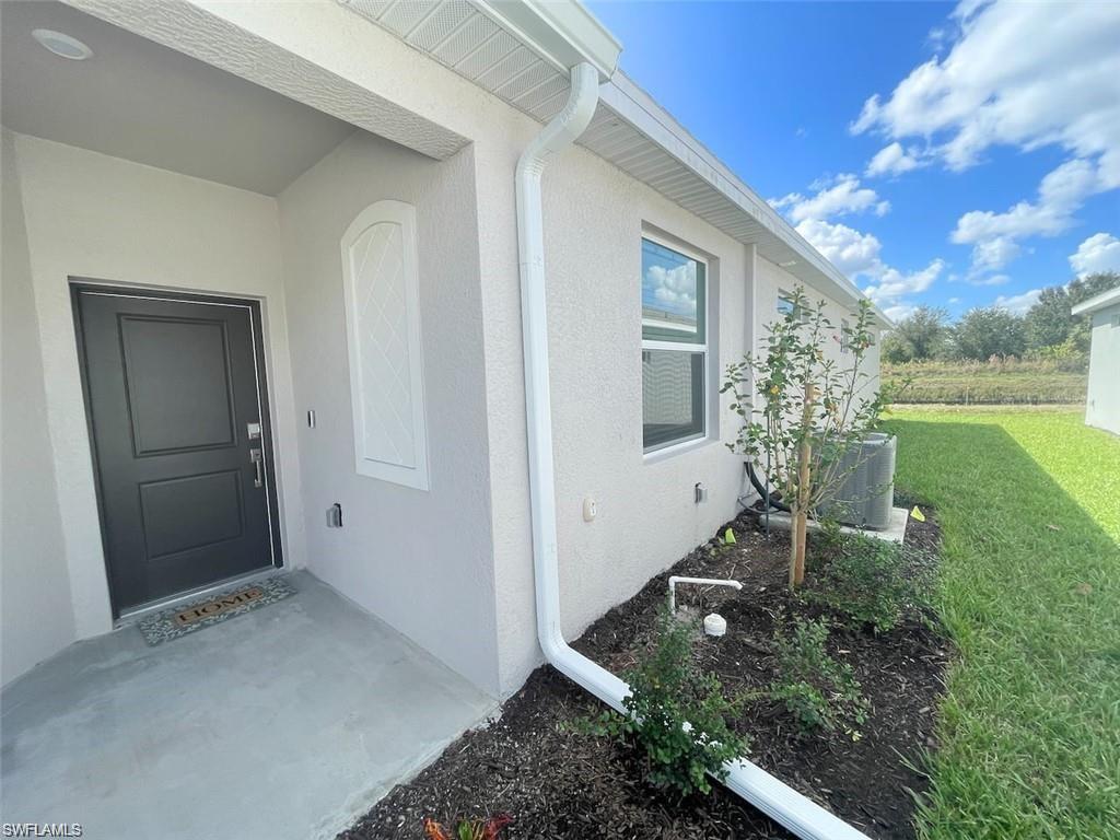 20699 Hazelnut Ct Property Photo 2